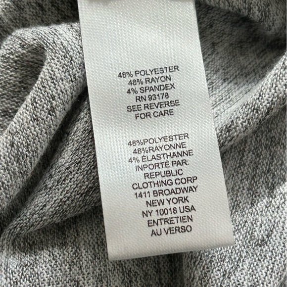 T Tahari Heather Gray Sleeveless Mock Neck Top M NWT - Picture 3 of 7